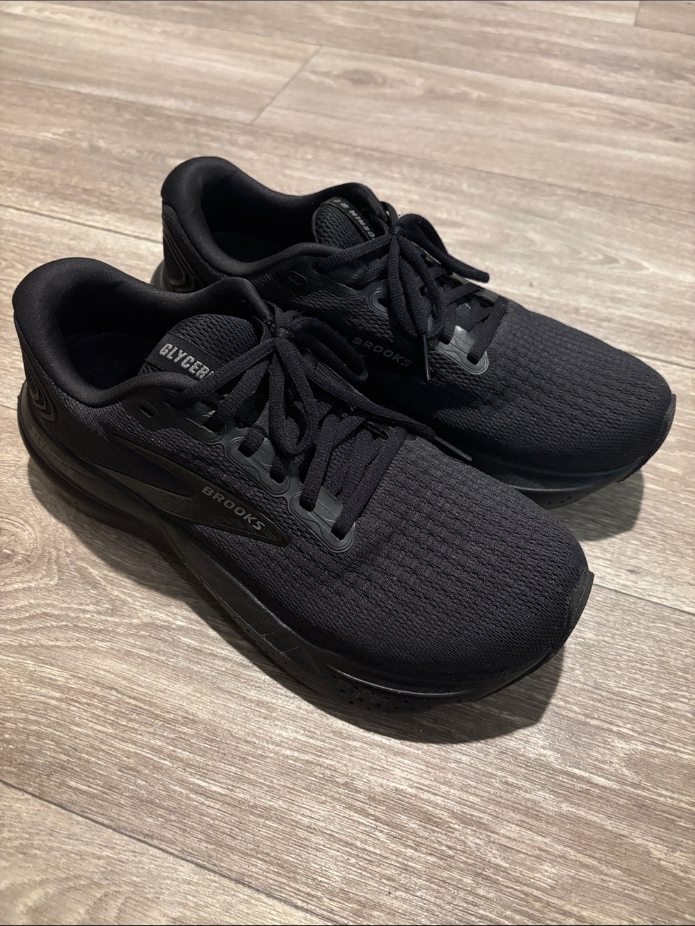 Brooks Women’s Glycerin 21 Black Sneakers Size 9